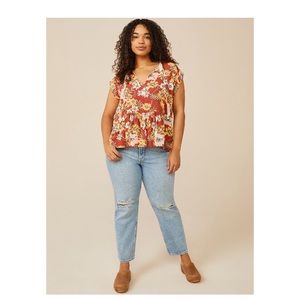 Free assembly sleeveless tie neck top